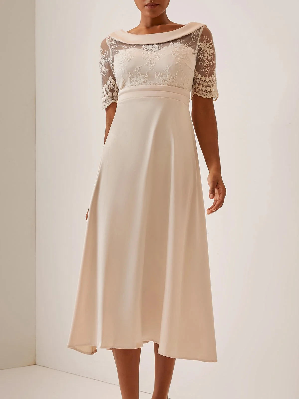 Mother of the groom/bride Boat Neck Satin Lace Elegant Dress