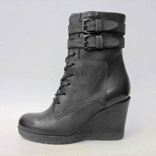 round toe wedge boots