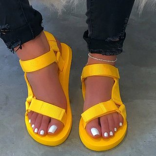 low sandals summer