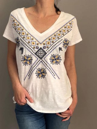 Creamy White Vintage V Neck Short Sleeve Shift T Shirts