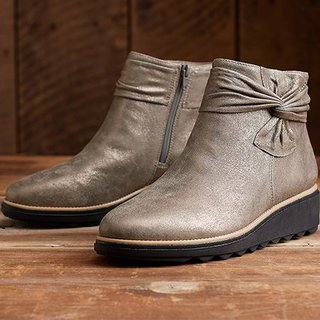 low heel winter boots