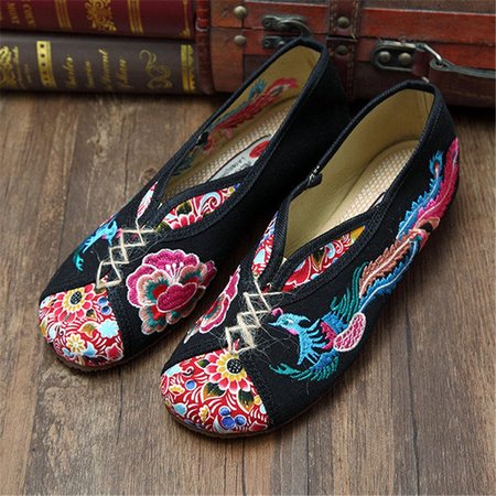 Phoenix Embroidered Peking Vintage Flat Shoes Phoenix Embroidered Peking Vintage Flat Shoes