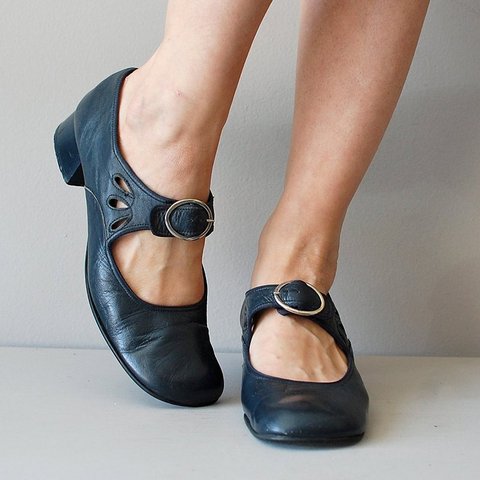 Vintage Low Heel Shoes 10