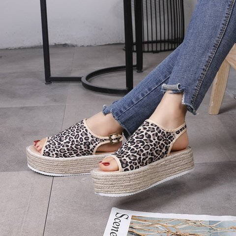 Women's Casual Peep Toe Buckle Strap Platform Sandals