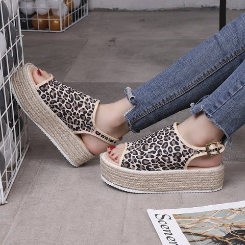 Women's Casual Peep Toe Buckle Strap Platform Sandals