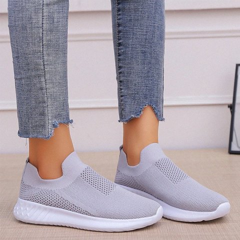 flat heel sneakers