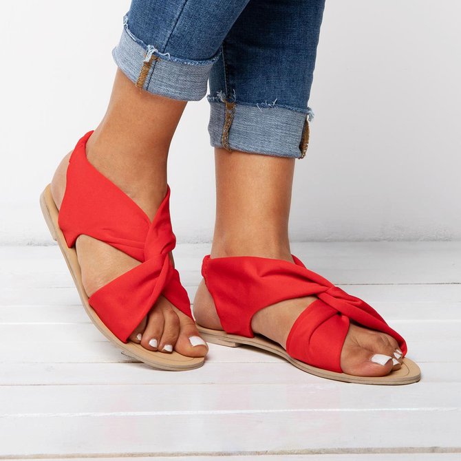 beach sandals with straps
