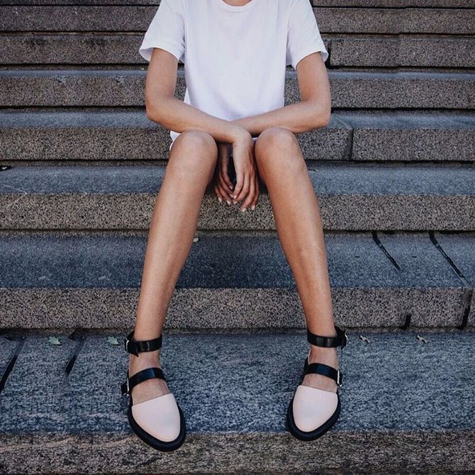 2019 Fashion Trends Low Heel Pink Color block Buckle Flats