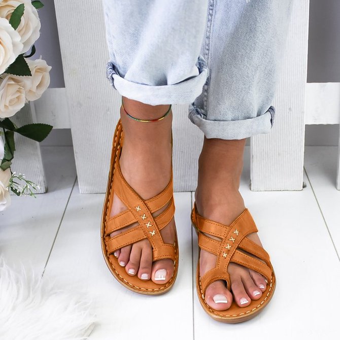 criss cross toe sandals