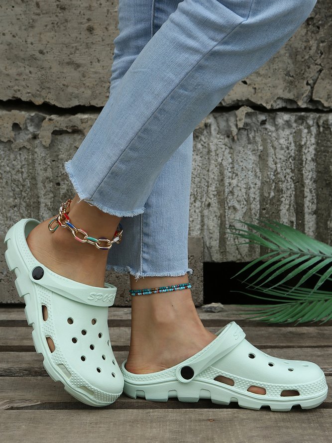Solid Color Hollow Garden Shoes