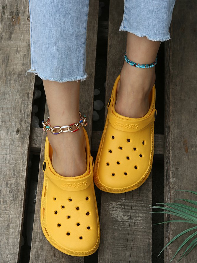 Solid Color Hollow Garden Shoes