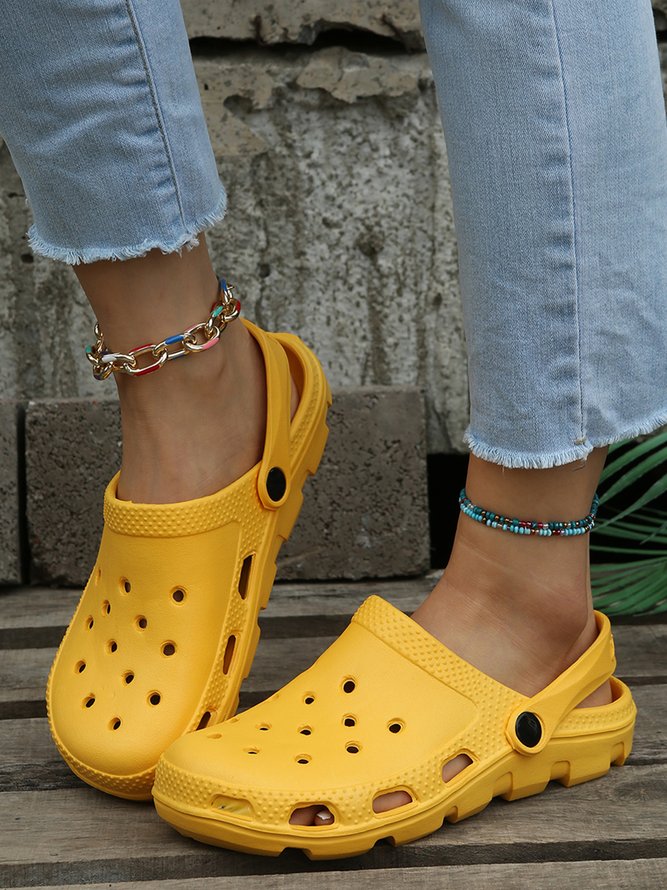 Solid Color Hollow Garden Shoes