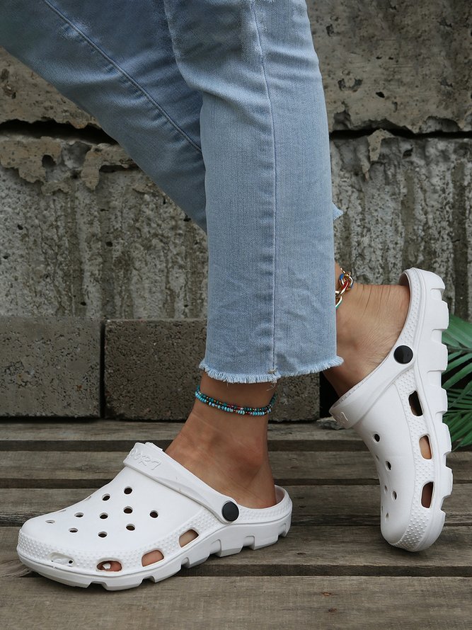 Solid Color Hollow Garden Shoes
