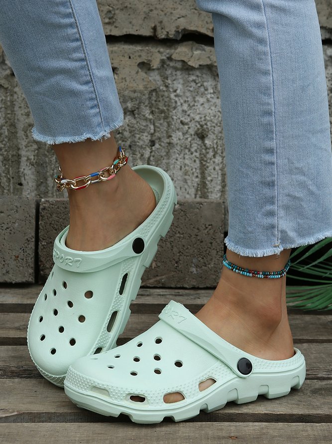 Solid Color Hollow Garden Shoes