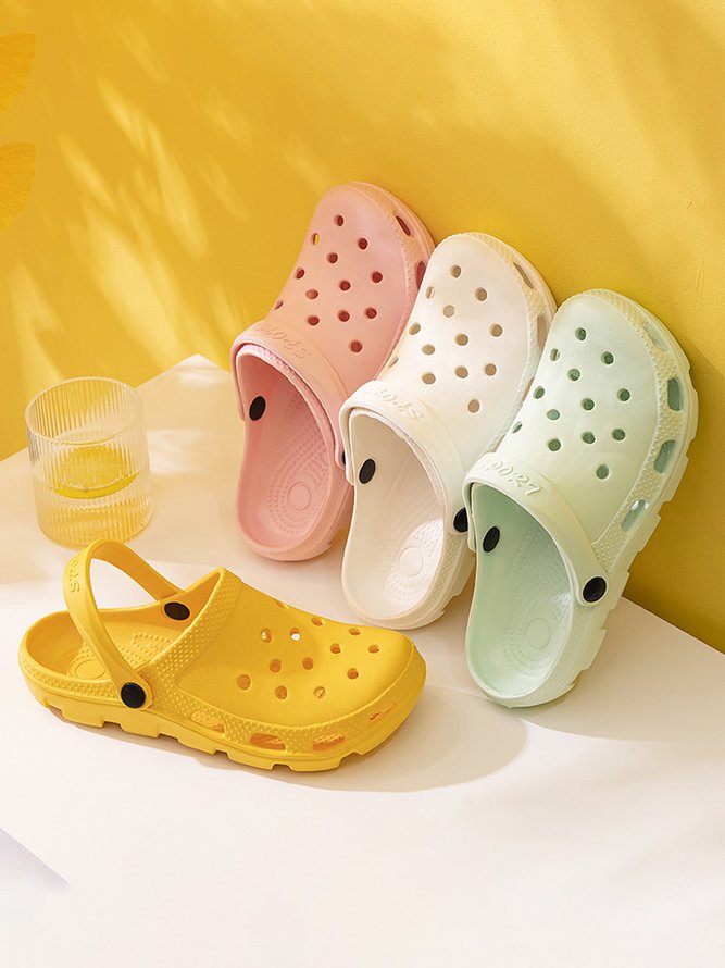 Solid Color Hollow Garden Shoes