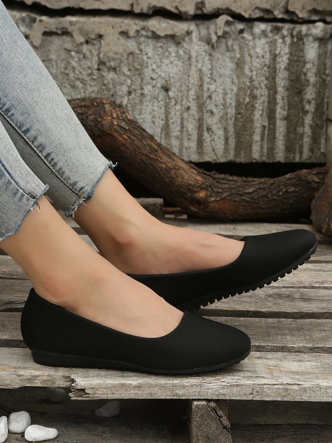 Black Simple Commuter Flats