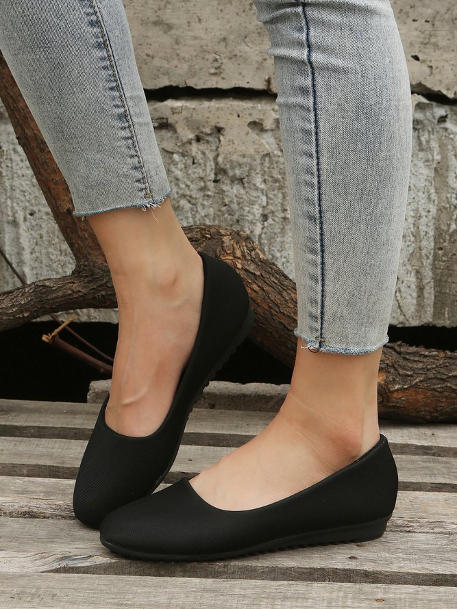Black Simple Commuter Flats