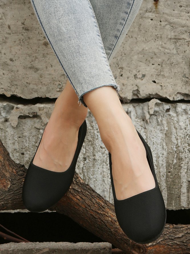 Black Simple Commuter Flats