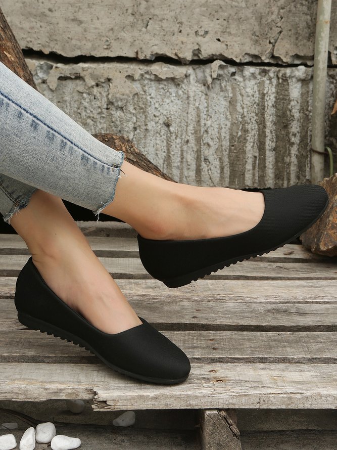 Black Simple Commuter Flats