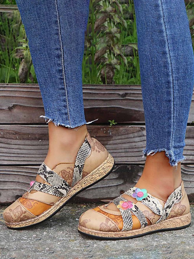 Vintage Contrast Flower Applique Velcro Mary Jane Flat Shoes
