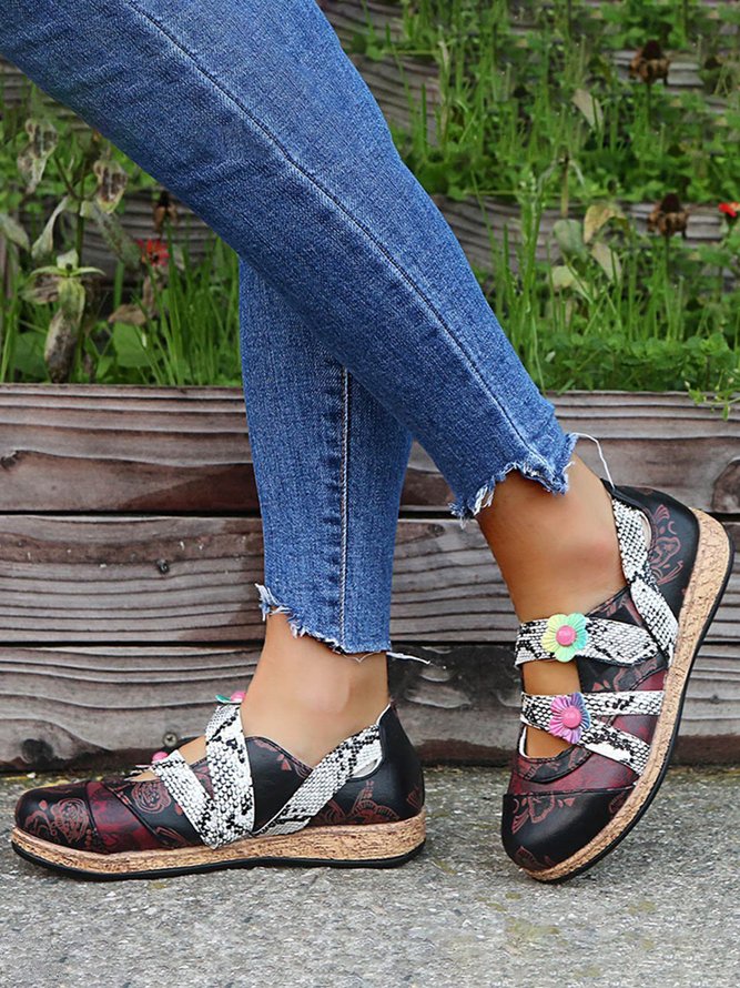 Vintage Contrast Flower Applique Velcro Mary Jane Flat Shoes