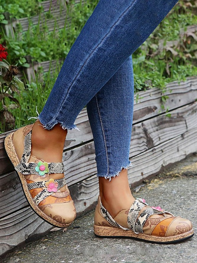 Vintage Contrast Flower Applique Velcro Mary Jane Flat Shoes