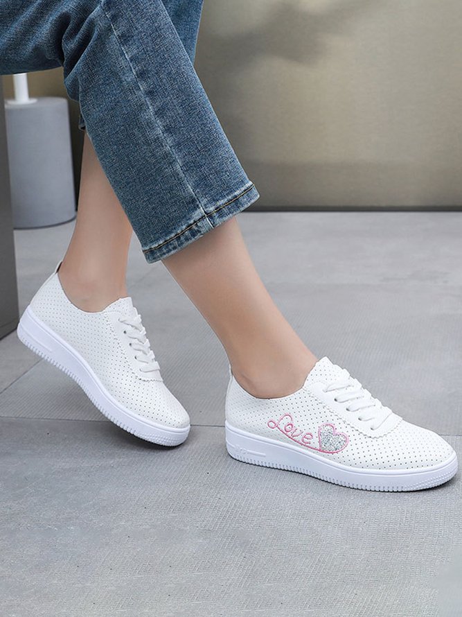 Love Embroidery Heart Pattern Breathable Soft Sole Skate Shoes