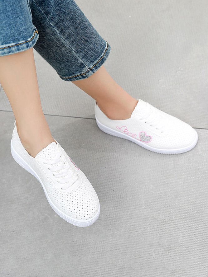Love Embroidery Heart Pattern Breathable Soft Sole Skate Shoes