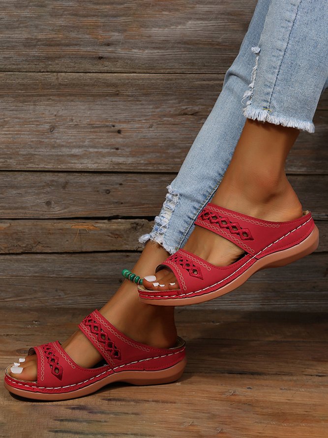 Retro Style Hollow Out Circular Embroidery Foot Casual Slippers