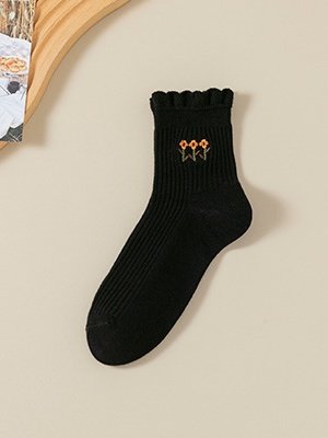 Side view of Street All Season Embroidery Patterns Cotton Printing Breathable Commuting Over the Calf Socks Regular Socks for Women