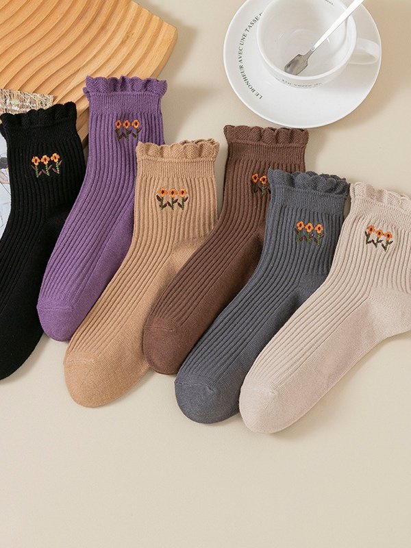 Street All Season Embroidery Patterns Cotton Printing Breathable Commuting Over the Calf Socks Regular Socks for Women