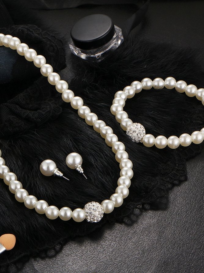 Side view of Women Vintage Plain All Season Beading Prom Rhinestone Chain Necklaces Necklaces