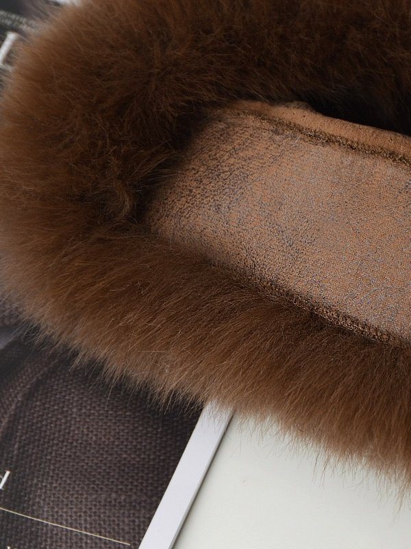 Side view of Women Vintage Plain All Season Fur Heavyweight Vacation Fluff/Granular fleece fabric Beanie Hats