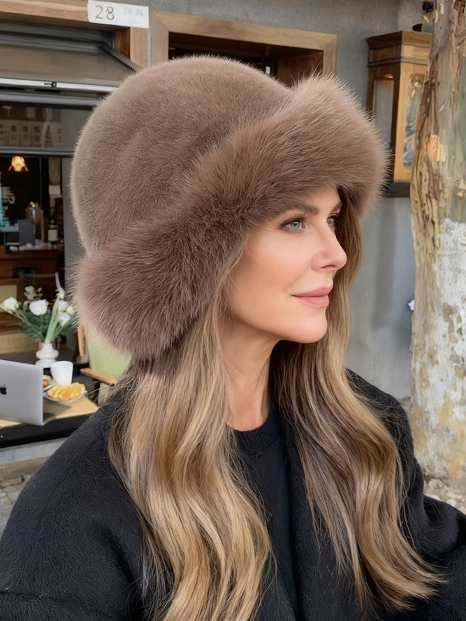 Side view of Women Vintage Plain All Season Fur Heavyweight Vacation Fluff/Granular fleece fabric Beanie Hats