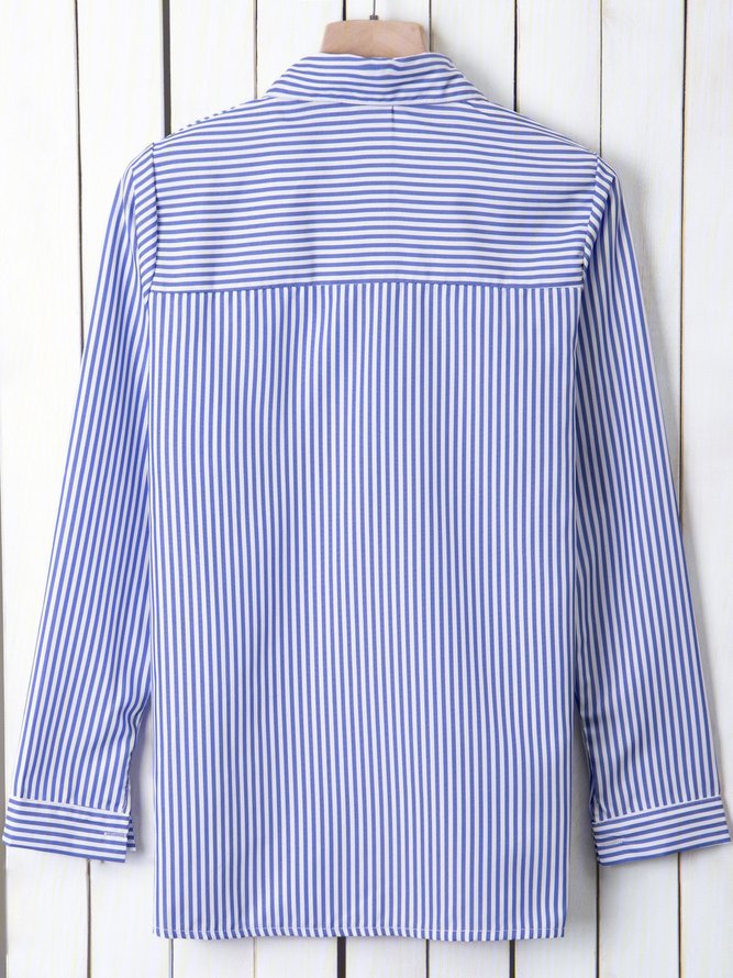 buttoned collar